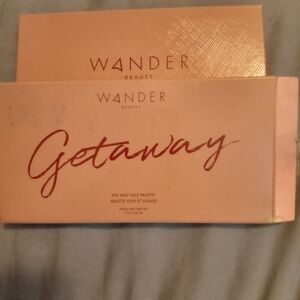 Wander Beauty Getaway Eye and Face Palette